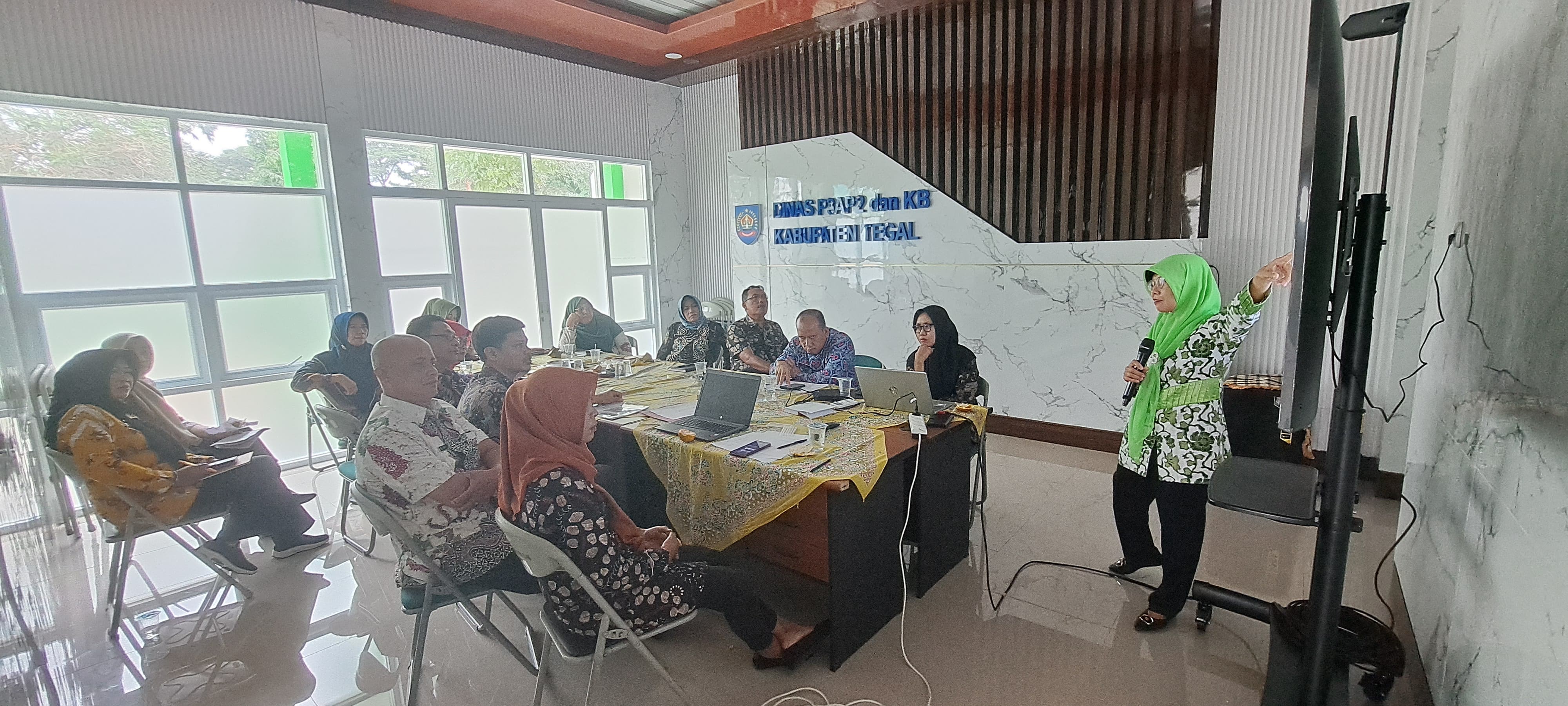 AWAL TAHUN 2025 DINAS P3AP2 DAN KB KAB.TEGAL, LAKUKAN RAPAT INTERNAL