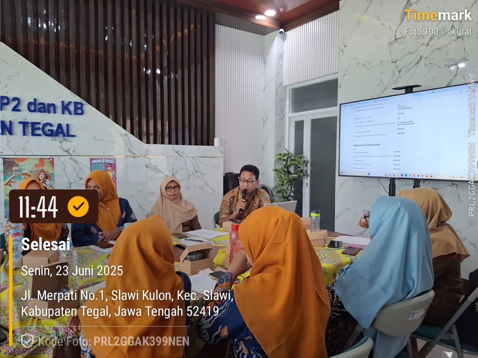 SEKDES PEKAUMAN KULON KEC.DUKUHTURI IKUT PEMBEKALAN POKJA KAMPUNG KB 2025