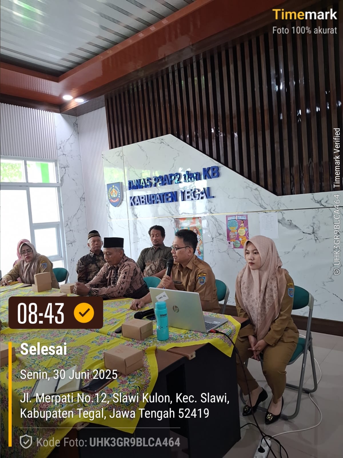 KEPALA DESA BESERTA IBU KETUA TP PKK DESA KEMUNING KEC.KRAMAT IKUT PEMBEKALAN POKJA KAMPUNG KB