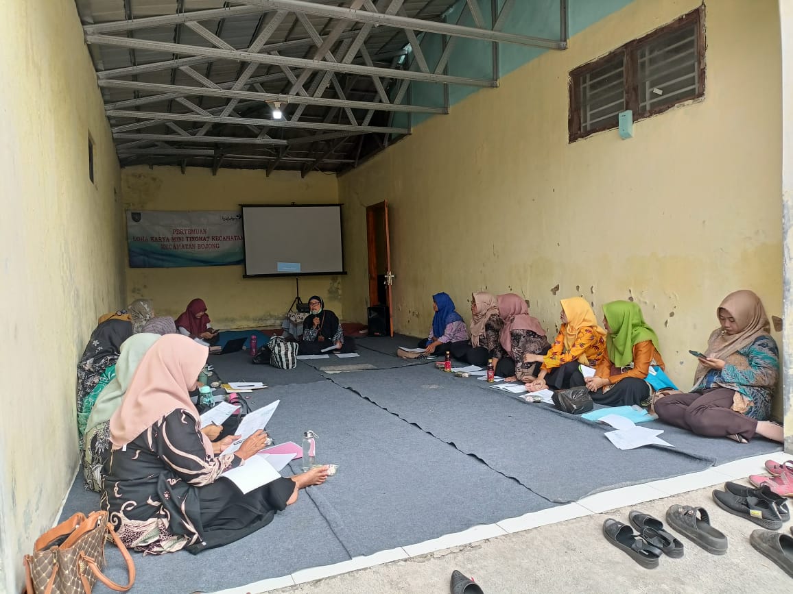 Pertemuan rutin kader IMP dan sub di kecamatan Bojong.