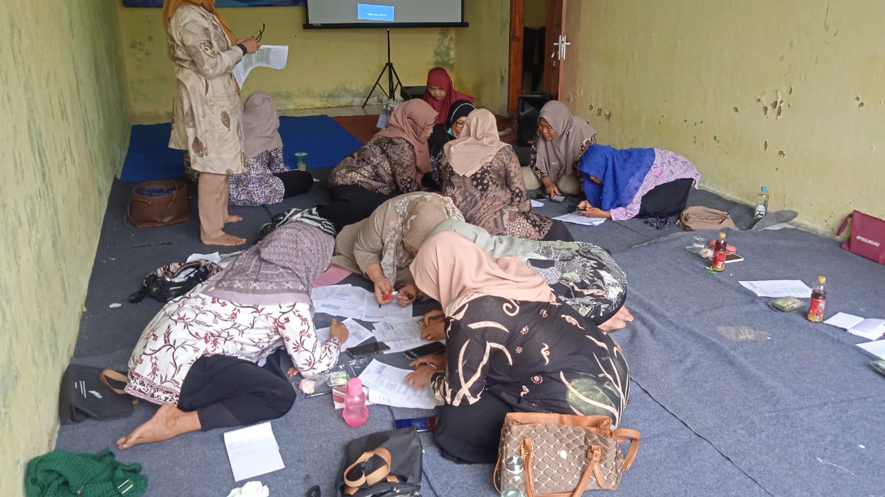 Pertemuan rutin kader IMP dan sub di kecamatan Bojong.