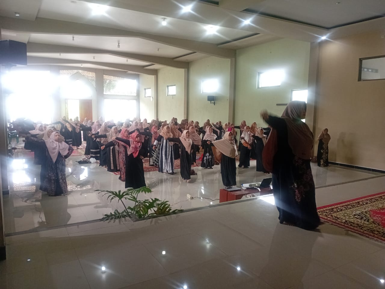 Latihan fisik pada lansia di sekolah lansia az Zahra kecamatan bojong