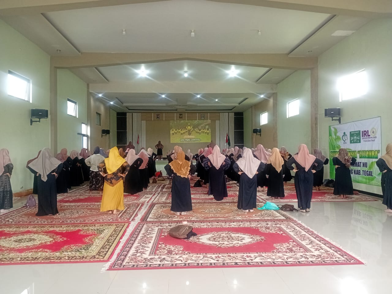 Latihan fisik pada lansia di sekolah lansia az Zahra kecamatan bojong