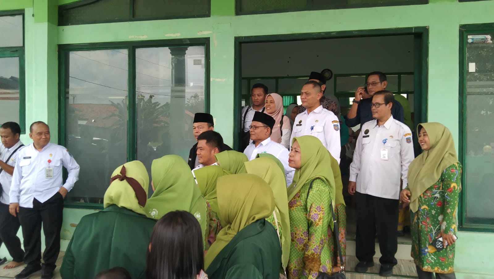 SEMPATKAN DIRI BUPATI KUNJUNGI KEGIATAN SAFARI PELAYANAN KB