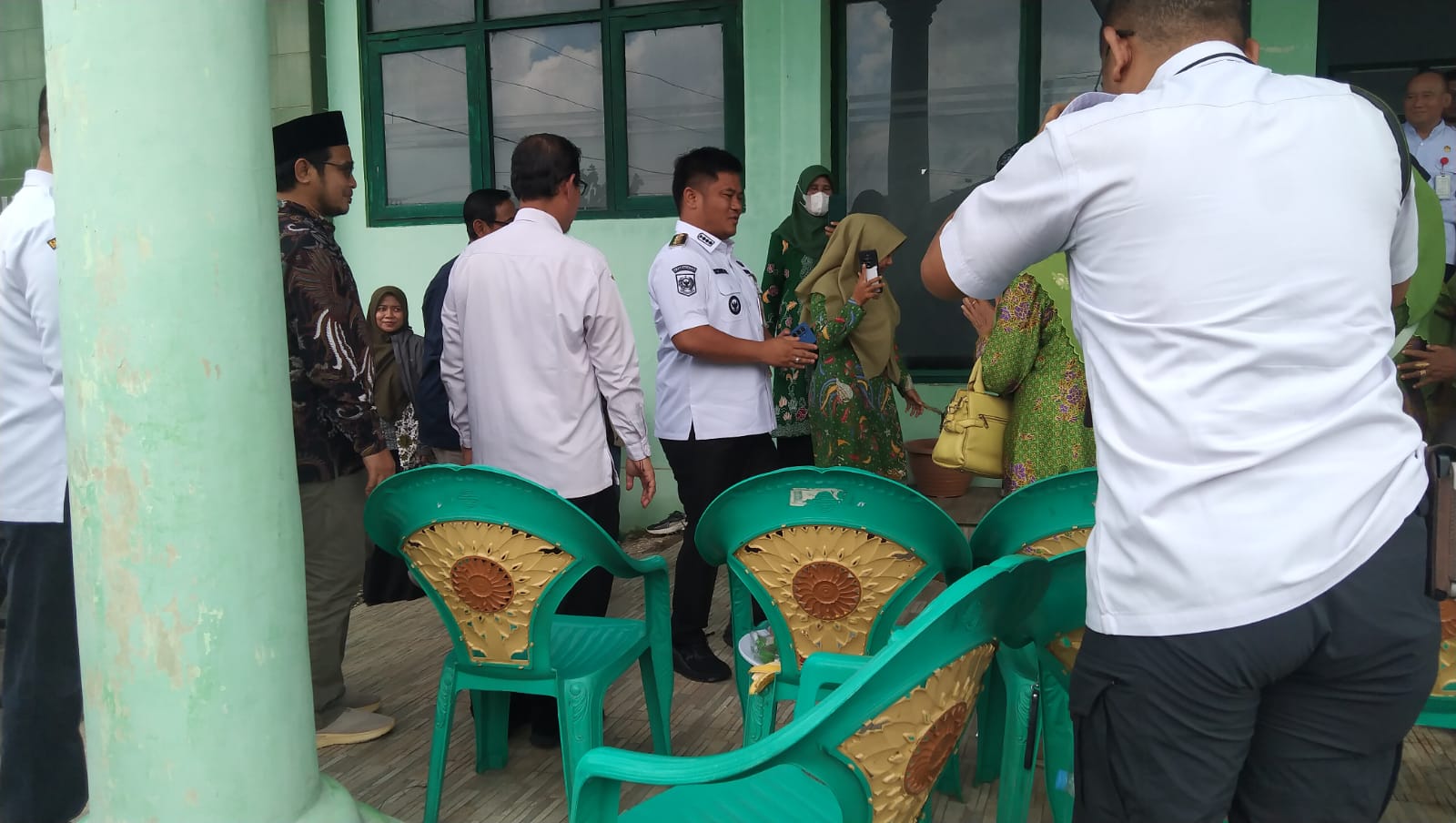 SEMPATKAN DIRI BUPATI KUNJUNGI KEGIATAN SAFARI PELAYANAN KB
