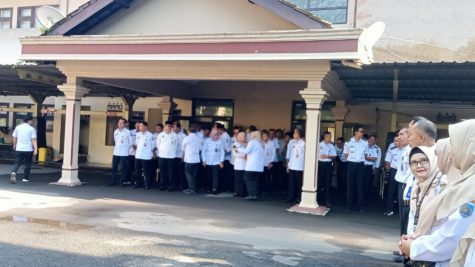 SEMANGAT PEGAWAI DP3AP2KB IKUT APEL BERSAMA PASCA CUTI LEBARAN 1447 H