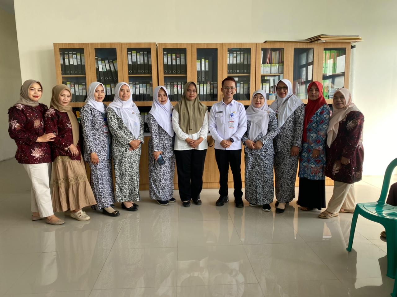 PELAYANAN SAFARI KB DALAM RANGKA MILAD AISYIYAH DAN HUT IBI BERSAMA BALAI PENYULUH KB DAN PUSKESMAS BUMIJAWA