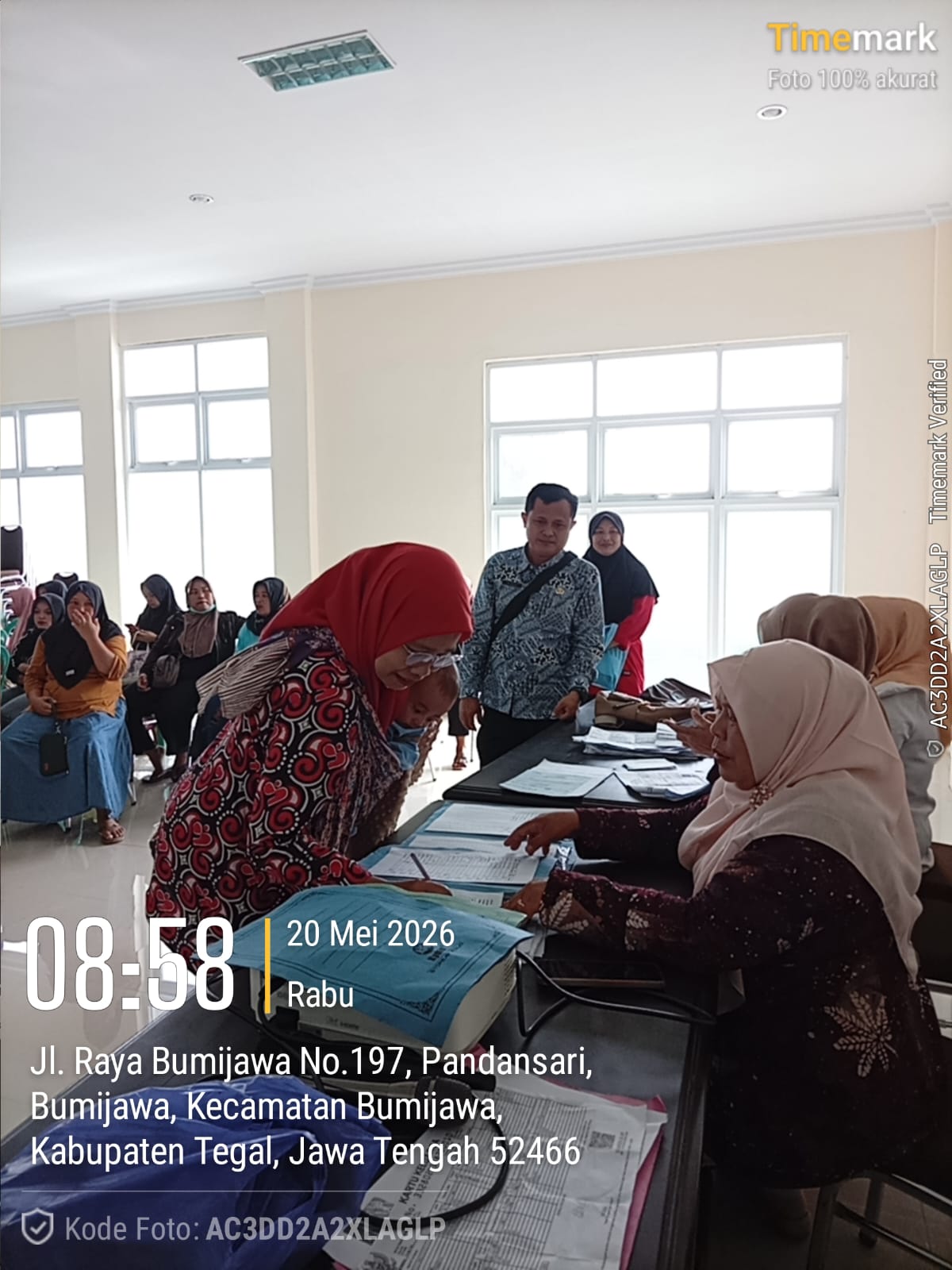 PELAYANAN SAFARI KB DALAM RANGKA MILAD AISYIYAH DAN HUT IBI BERSAMA BALAI PENYULUH KB DAN PUSKESMAS BUMIJAWA