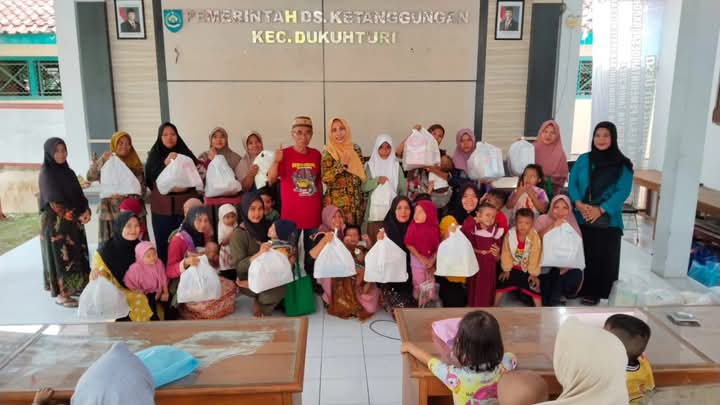 Penanganan stunting dengan Pemberian Makanan Tambahan (PMT) bagi balita di Kec.Dukuhturi