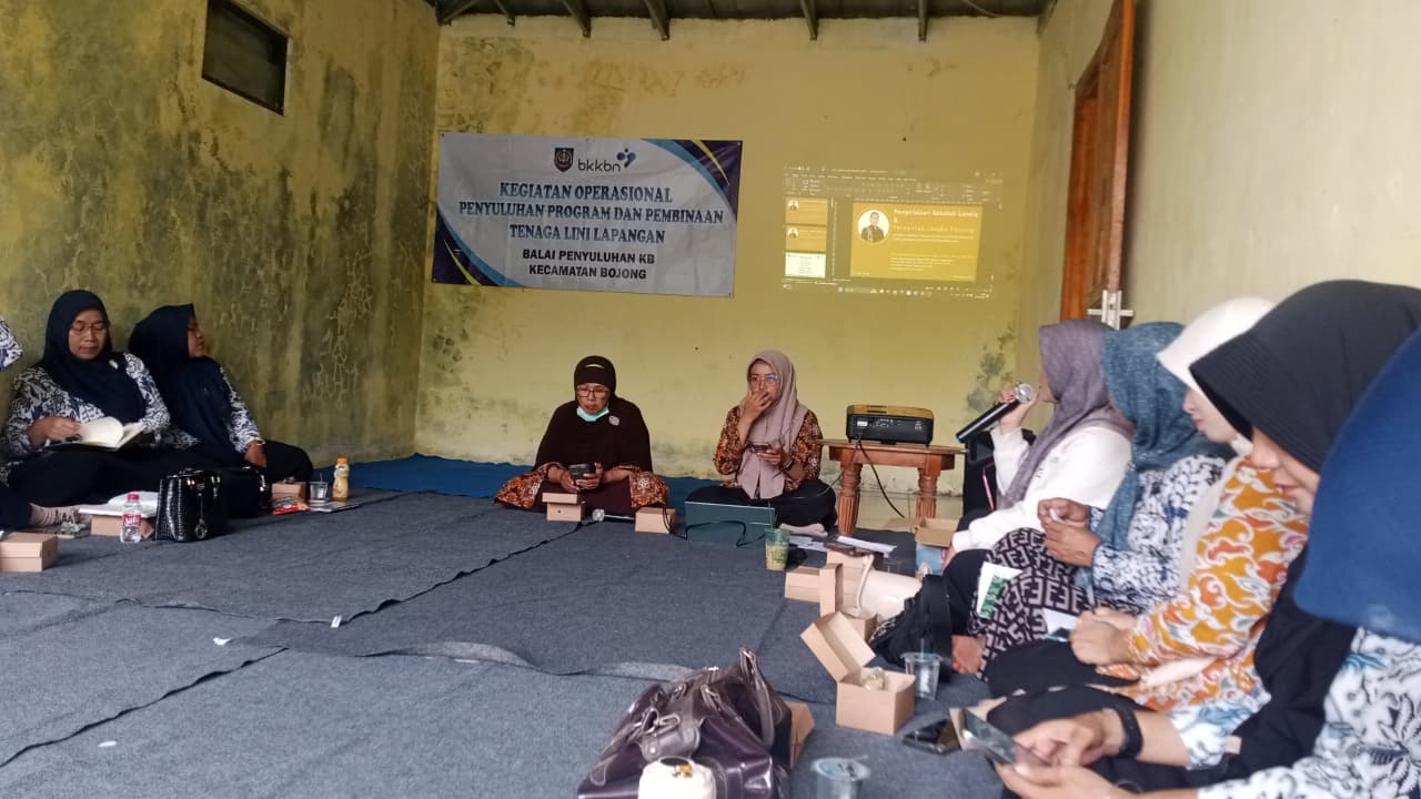KEBERSAMAAN DALAM PERTEMUAN RUTIN KADER IMP DI KECAMATAN BOJONG