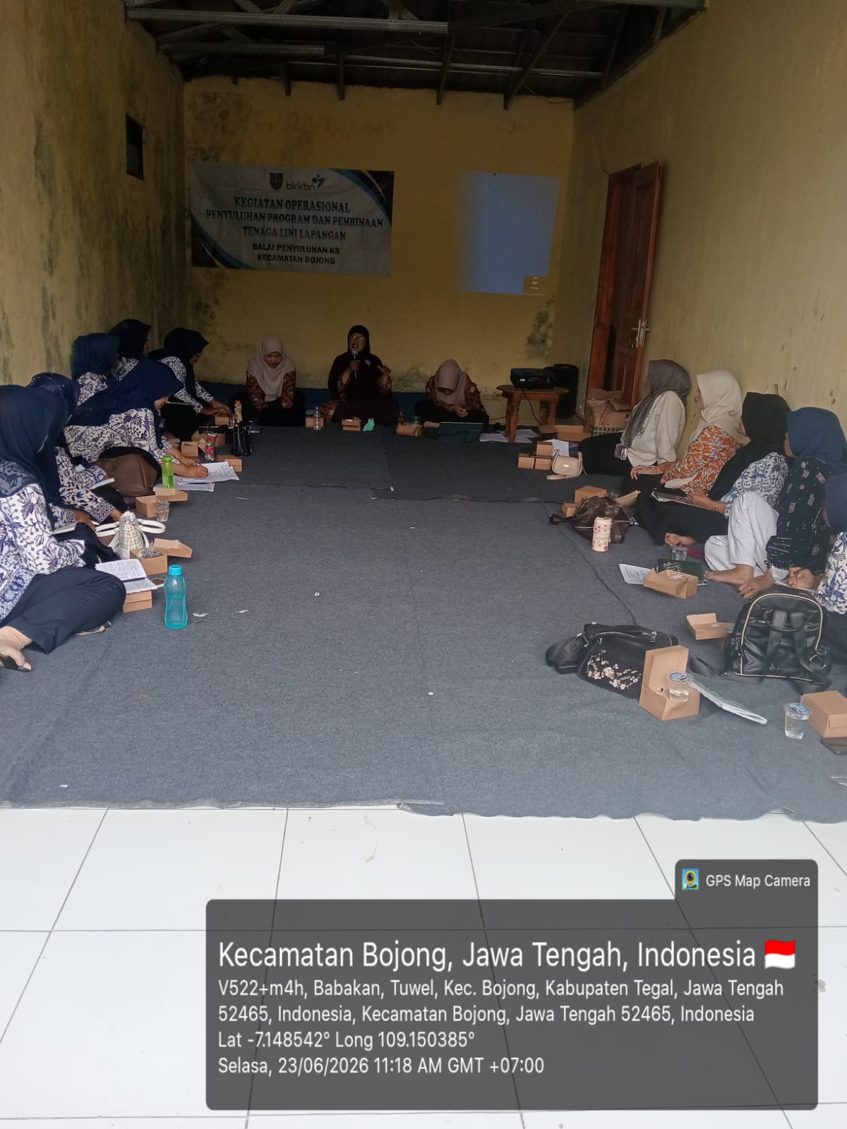 KEBERSAMAAN DALAM PERTEMUAN RUTIN KADER IMP DI KECAMATAN BOJONG
