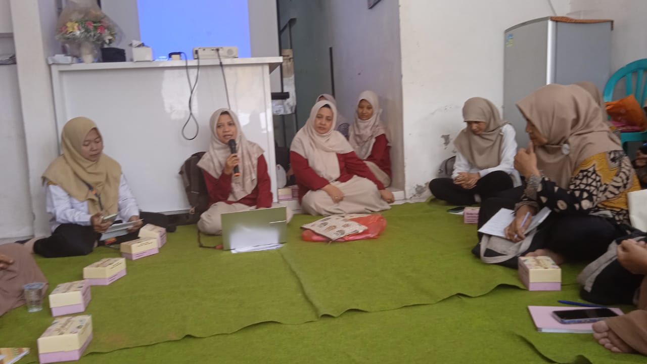 Kunjungan Universitas HARKAT NEGERI Kota Tegal ke Posyandu Desa Pesayangan Kec.Talang