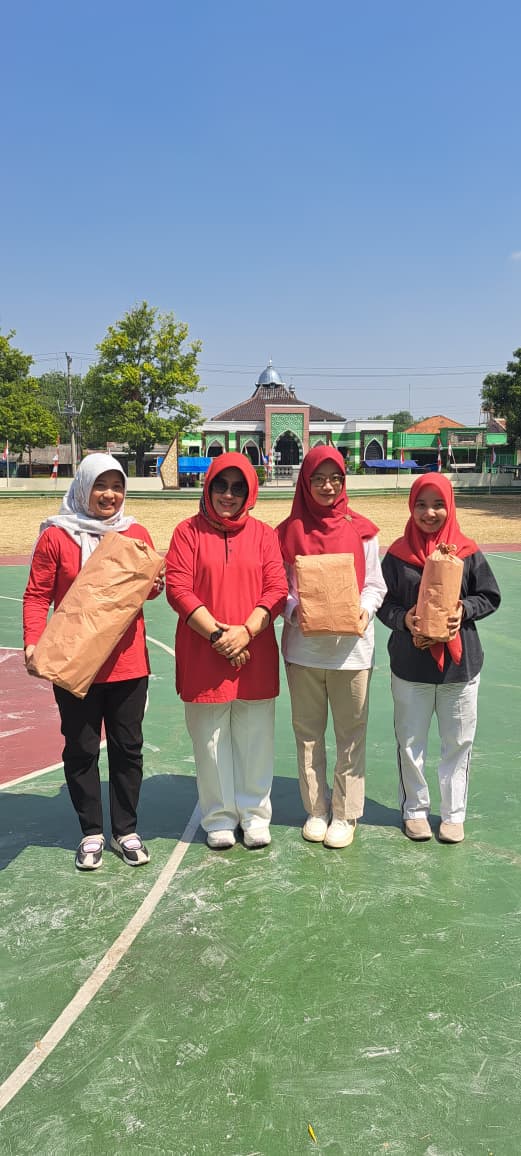 SEMARAK HUT RI KE-81, SEMANGAT KEMERDEKAAN, BERSAMA MEMBANGUN KELUARGA INDONESIA