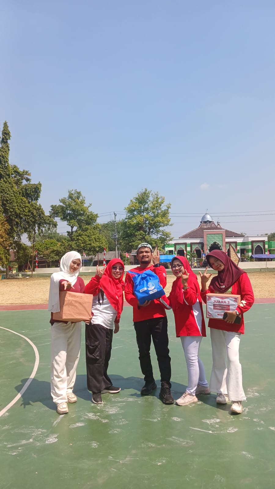 SEMARAK HUT RI KE-81, SEMANGAT KEMERDEKAAN, BERSAMA MEMBANGUN KELUARGA INDONESIA