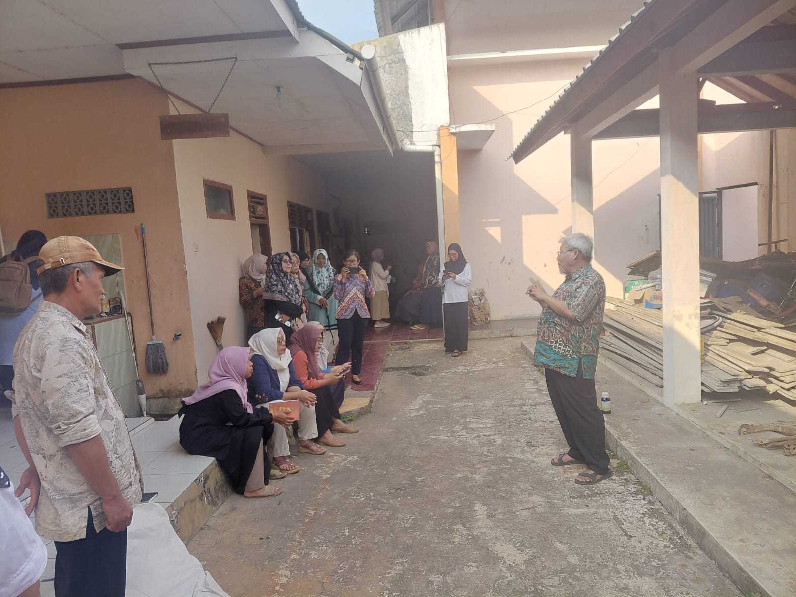 DOSEN PULANG KAMPUNG PENDAMPINGAN DESA BUNIWAH  MENUJU DESA MANDIRI PANGAN DAN GIZI DI KECAMATAN BOJONG